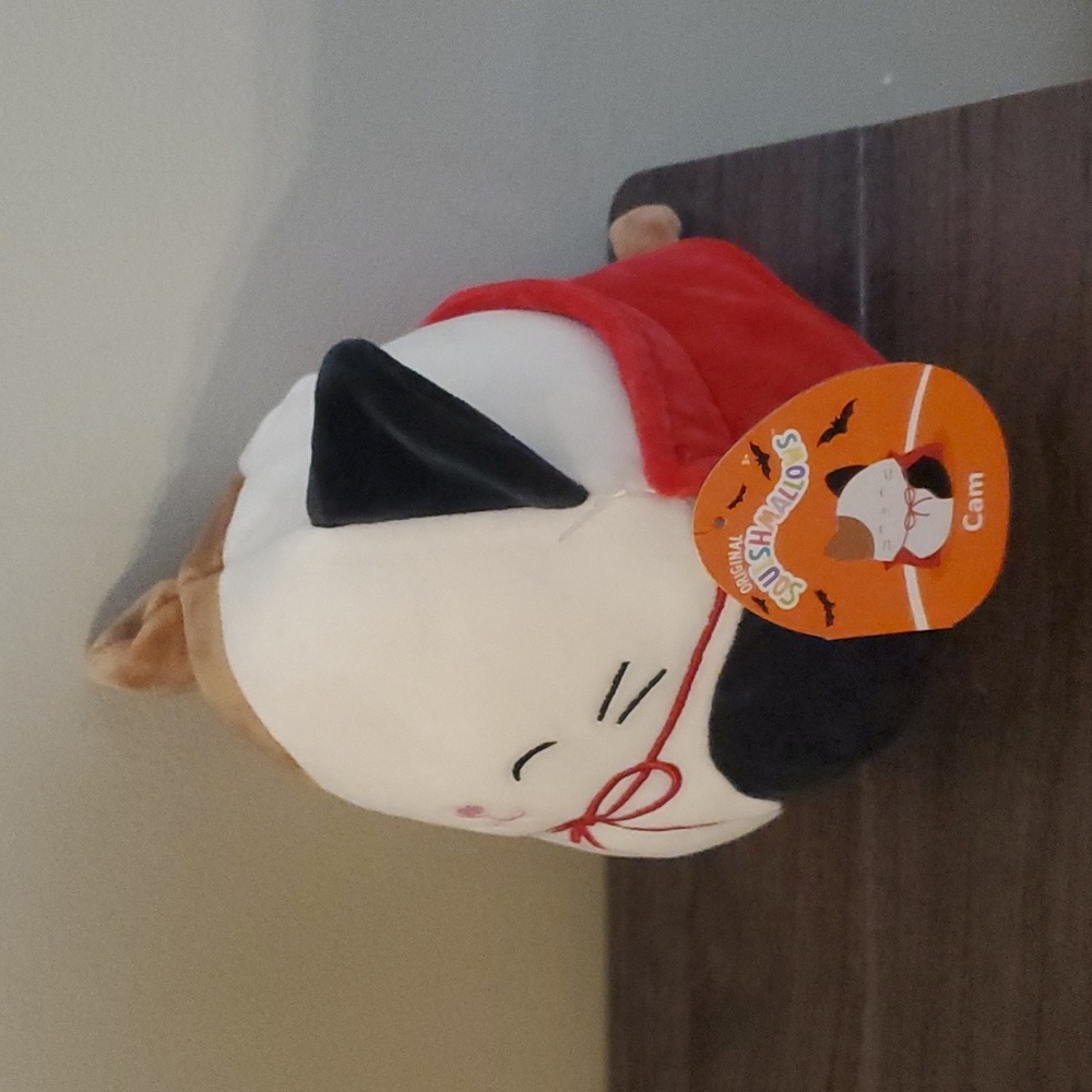 Squishmallows Halloween Squad 8" Cam the Cat Vampire with fangs and red cape NWT - Picture 2 of 6
